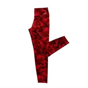 BIRDIEBEE CAMO RED LEGGINGS NWT!